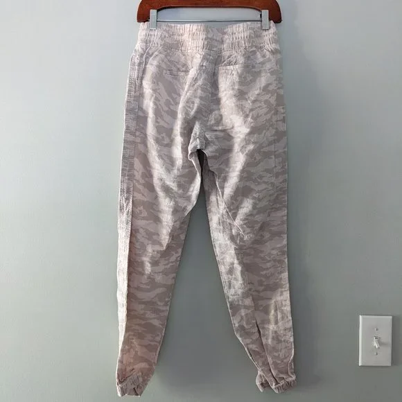Athleta | Cabo Tide Linen Jogger Neutral Camo - Picture 8 of 10